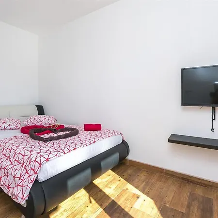 Lorenzo Apartman