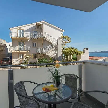 Lorenzo Apartman *