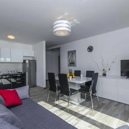 Apartman Lorenzo *